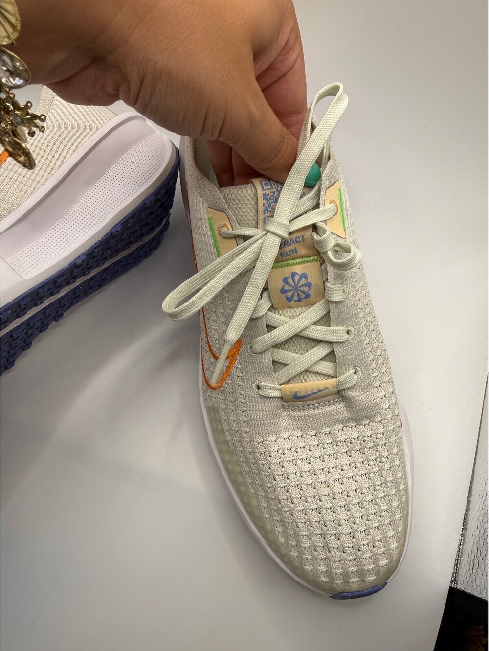 Nike Interact Running Shoes - Men's 9.5 - Picture 5 of 8